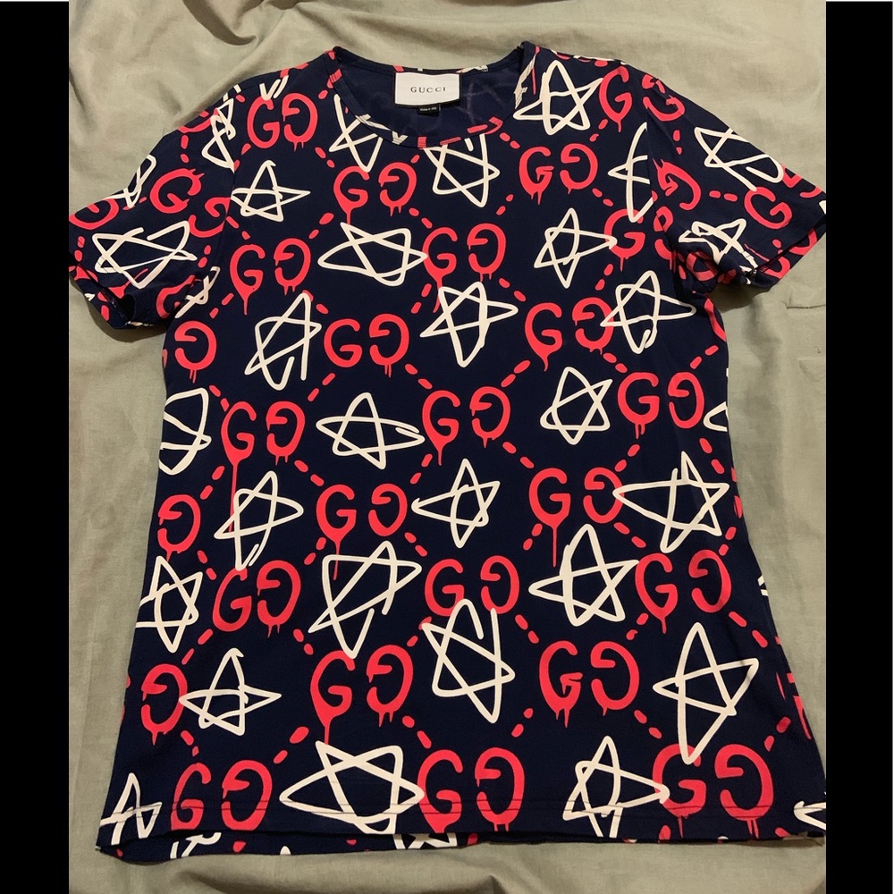 Gucci men t shirt fits size US (L)